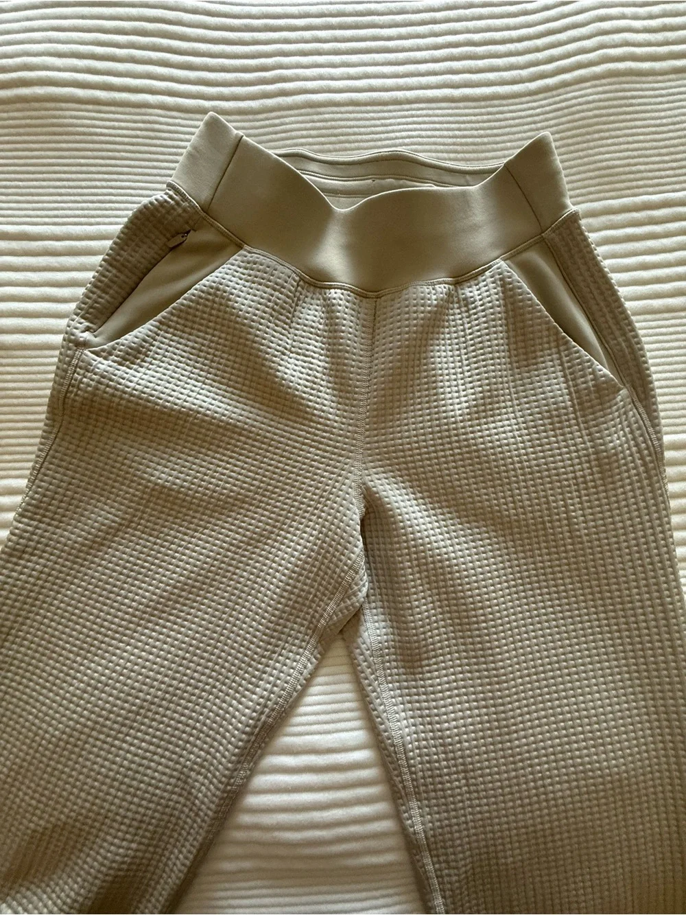 Lululemon athletica waffle/knit High-Rise Jogger Pants in Beige New without Tags